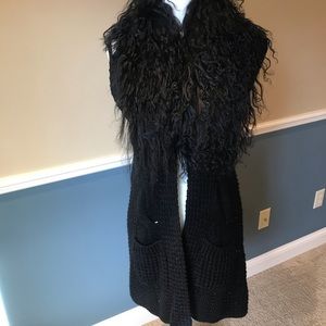Sweater Vest with removable fur collar
